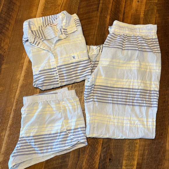 Victoria's Secret Other - Victoria’s Secret pajama set